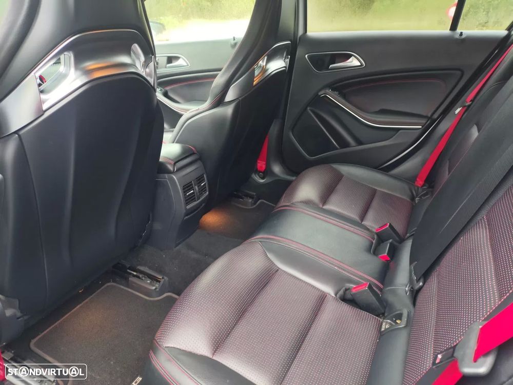 Mercedes-Benz A 45 AMG 4Matic Speedshift 7G-DCT - 22