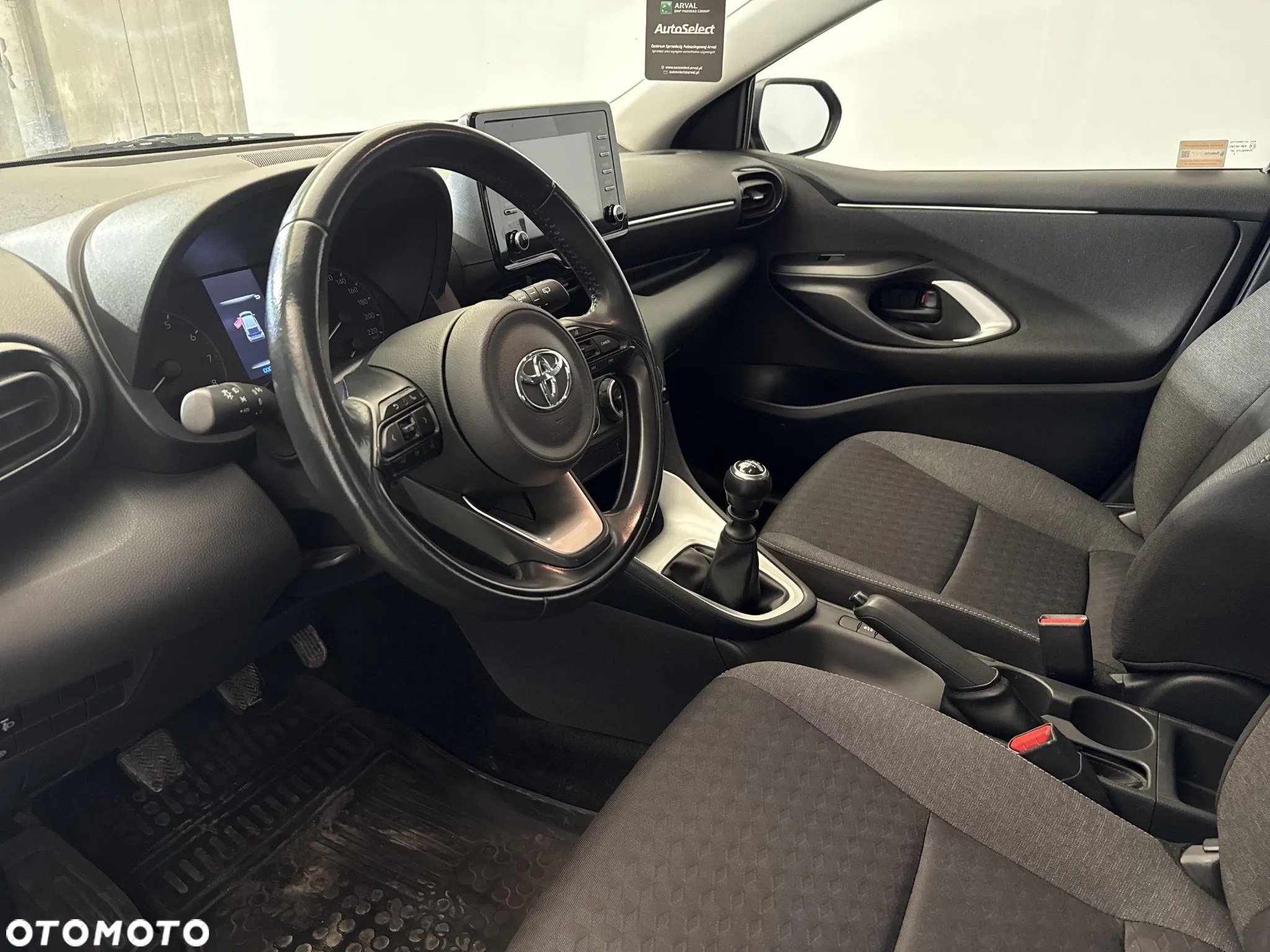 Toyota Yaris - 10