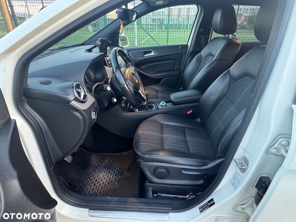 Mercedes-Benz Klasa B 180 (BlueEFFICIENCY) - 15