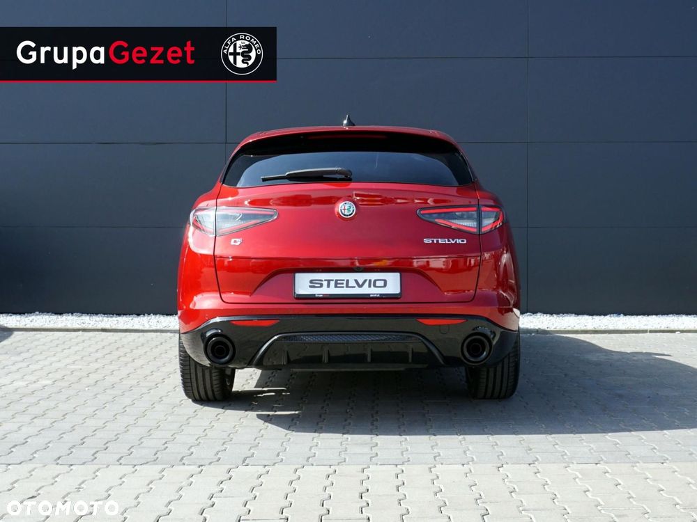 Alfa Romeo Stelvio - 10