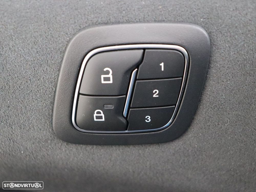 Ford Mustang Mach-E GT AWD - 19