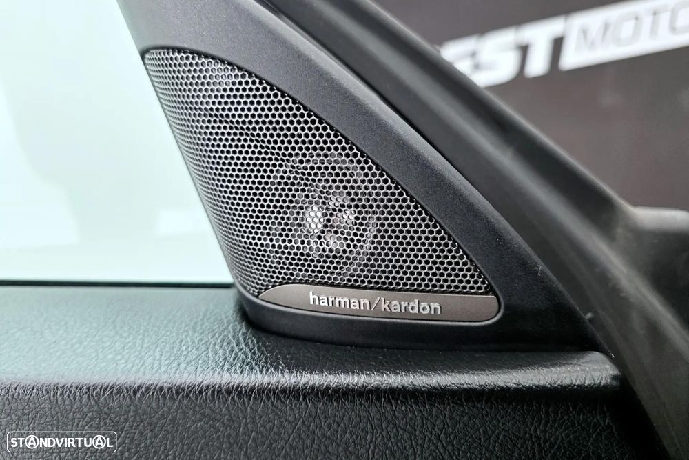 BMW M240i xDrive Auto - 10