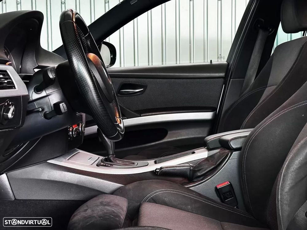 BMW 318 d Auto - 28