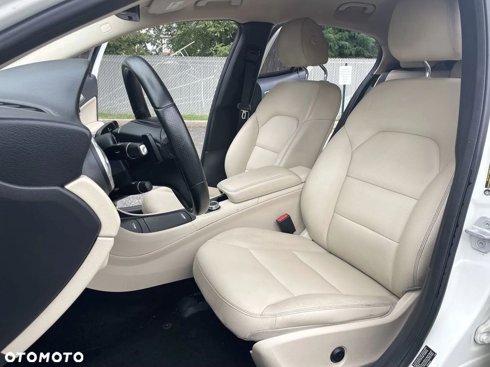 Mercedes-Benz GLA 250 4-Matic - 25