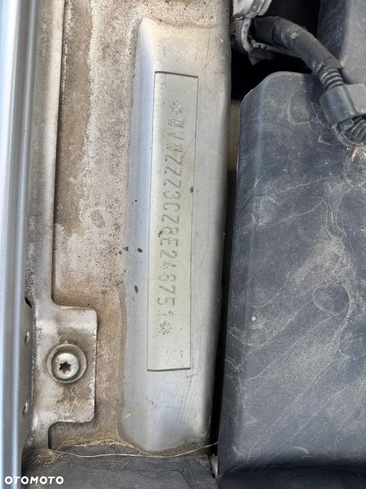 Volkswagen Passat - 16