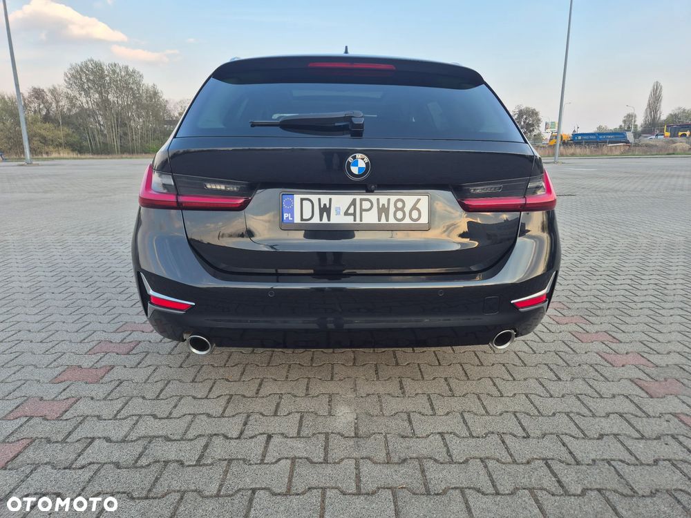 BMW Seria 3 320d xDrive MHEV Luxury Line - 7