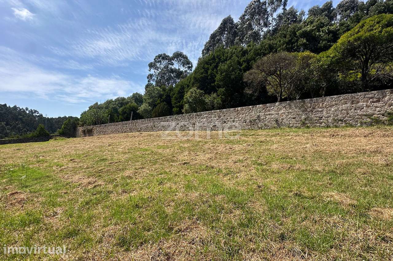 Moradia T2+2 inserida em Terreno Urbano em Guifões, Matosinhos - Grande imagem: 5/44
