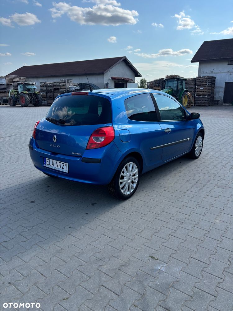 Renault Clio - 6