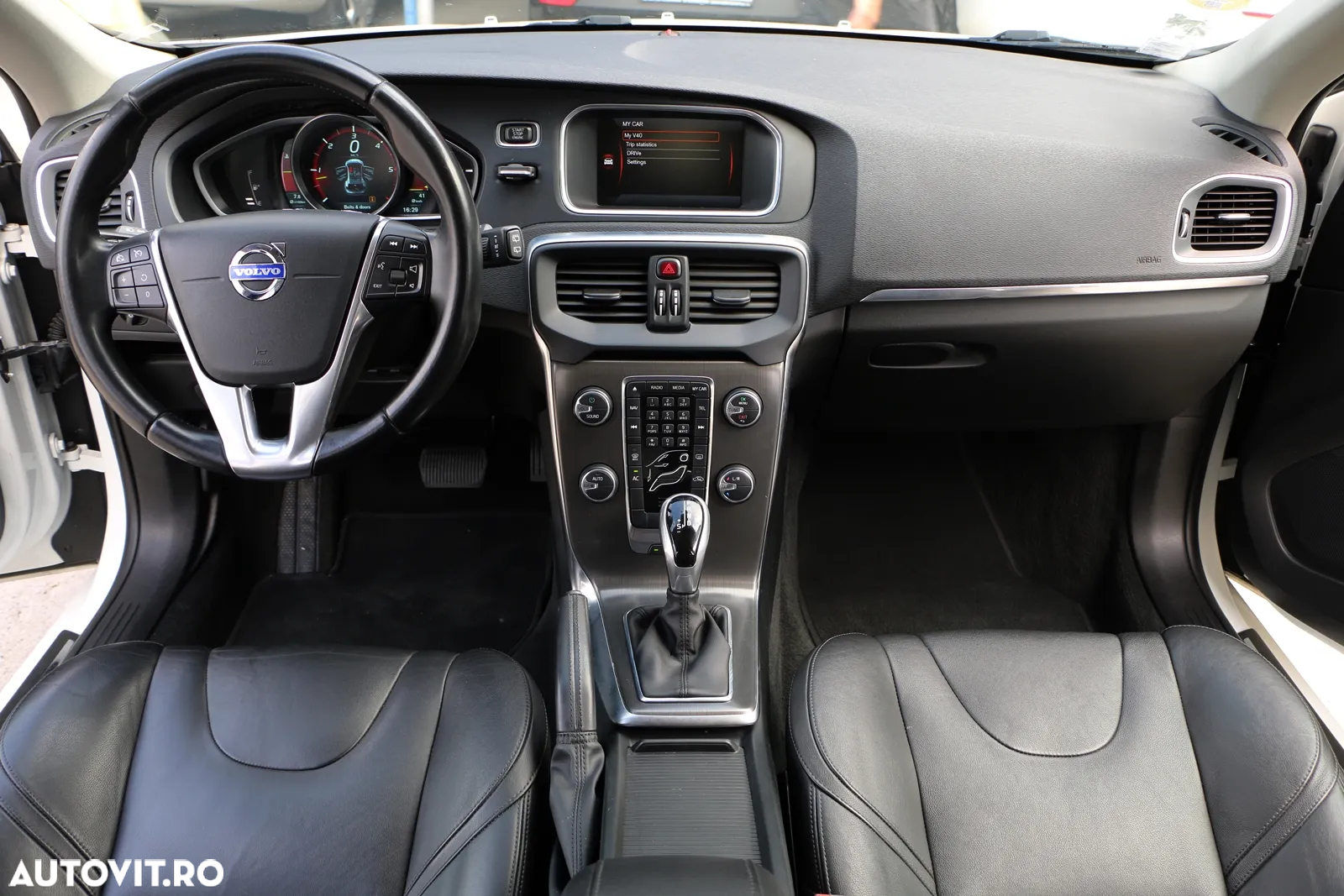 Volvo V40 D3 Geartronic Summum - 3