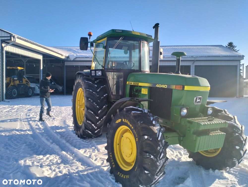 John Deere 4040 - 3