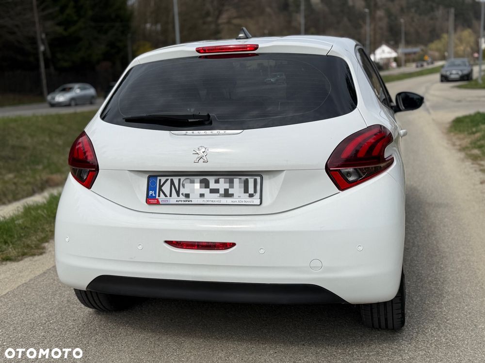 Peugeot 208 - 17