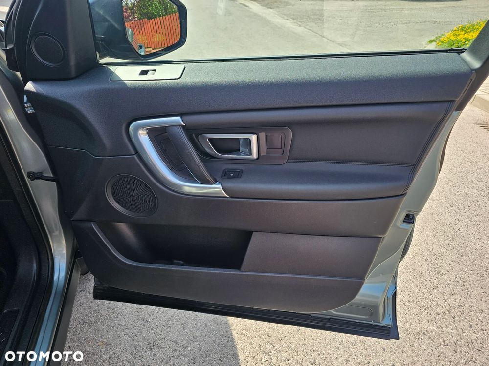 Land Rover Discovery Sport 2.0 D150 HSE - 27