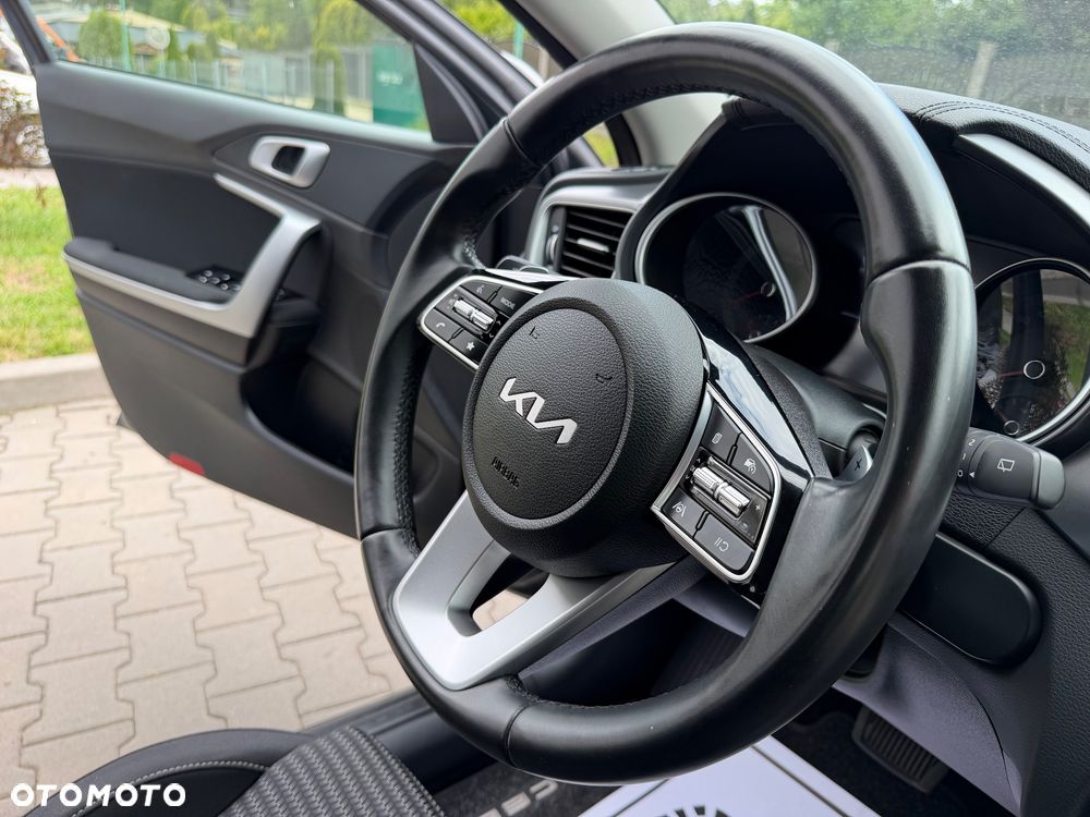 Kia Ceed 1.6 CRDi (48V Mild-Hybrid) DCT7 Platinum - 30