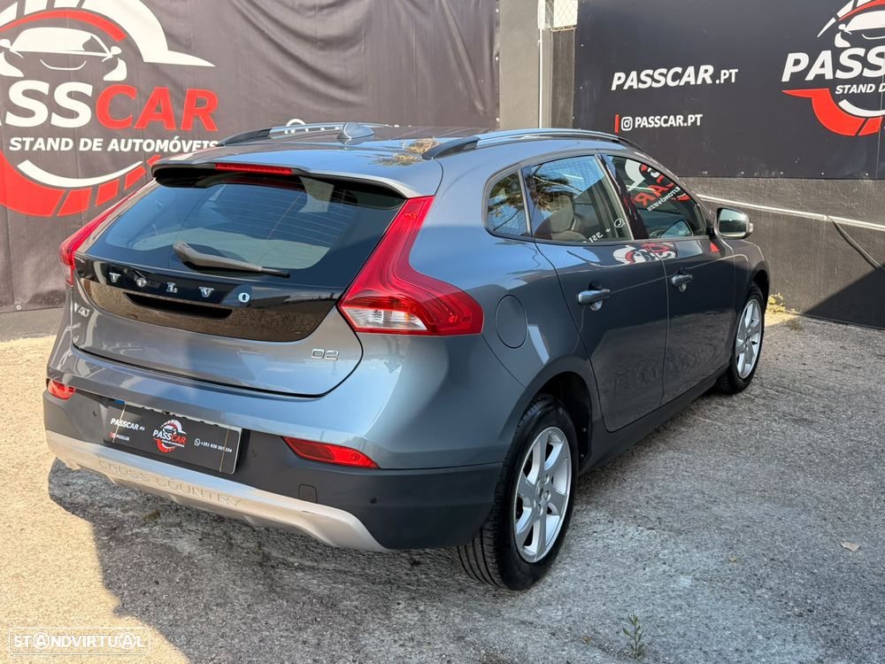 Volvo V40 2.0 D2 Momentum - 3