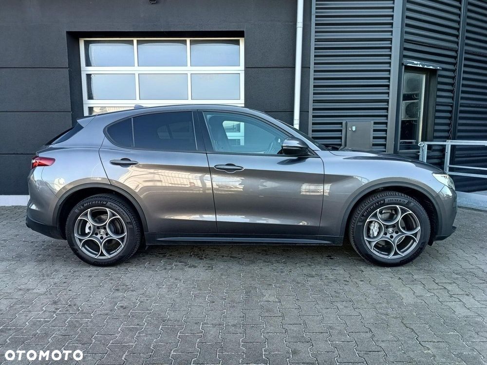 Alfa Romeo Stelvio 2.0 Turbo Sprint Q4 - 6