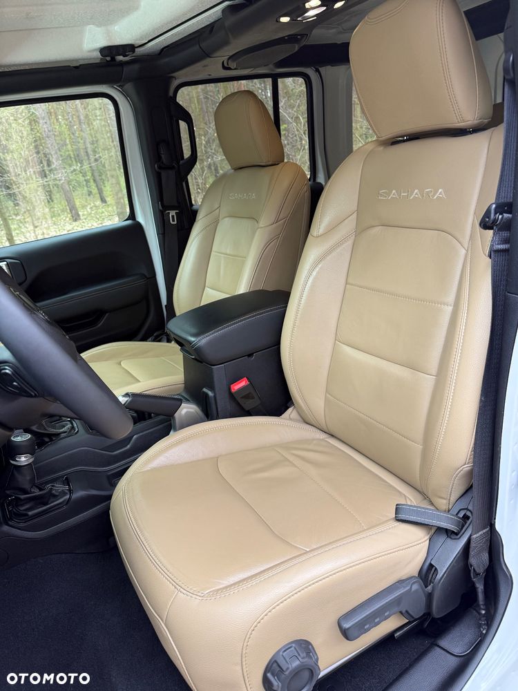 Jeep Wrangler 3.6 Unlim Sahara - 22