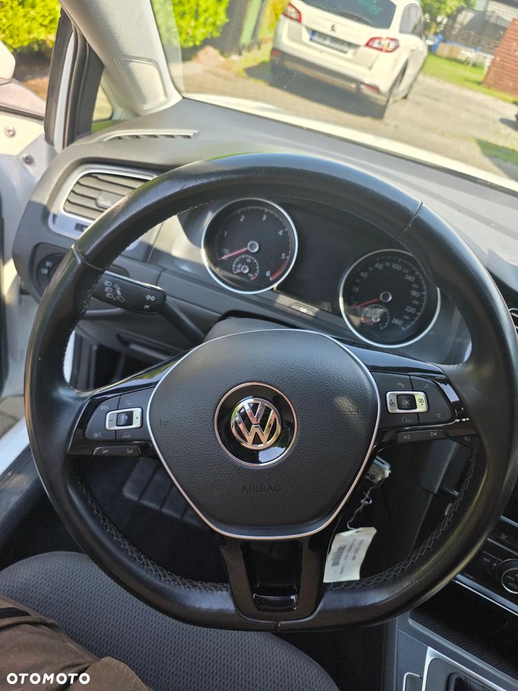 Volkswagen Golf - 6