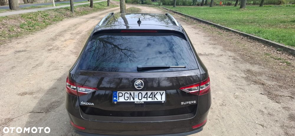 Skoda Superb 2.0 TDI Style - 8