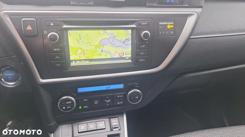 Toyota Auris - 12