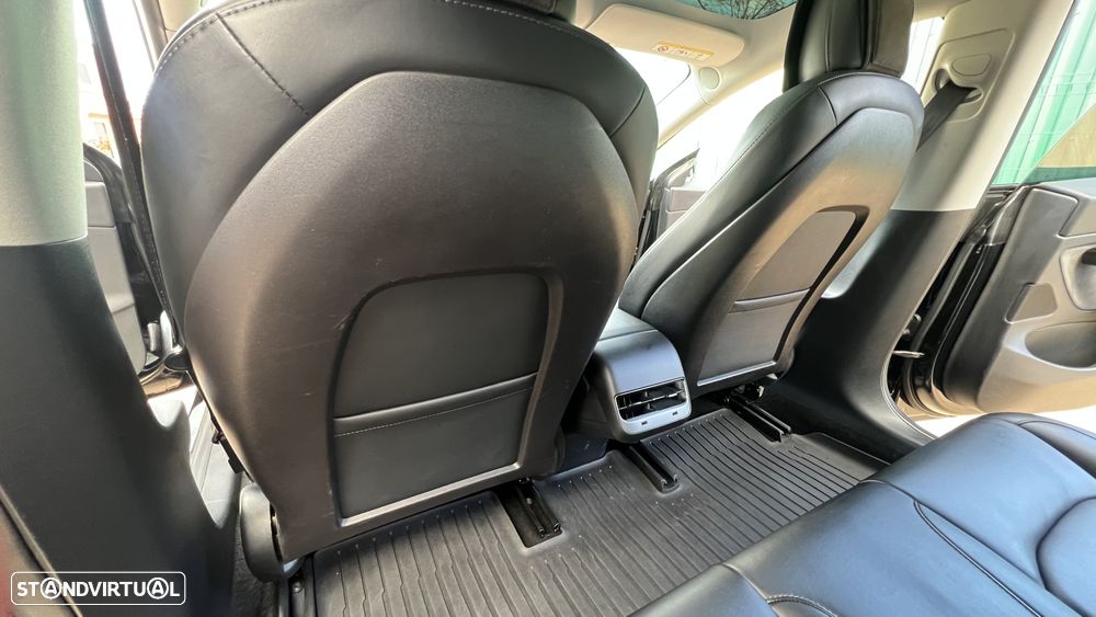 Tesla Model 3 Long-Range Dual Motor AWD - 37