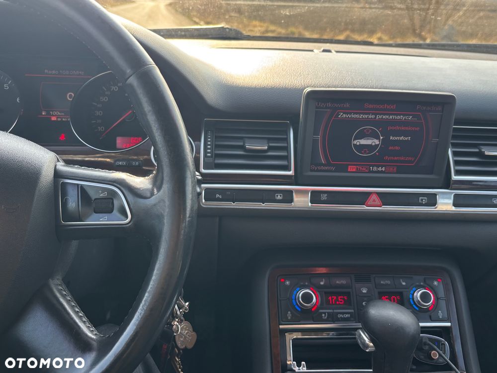 Audi A8 4.2 Quattro - 9