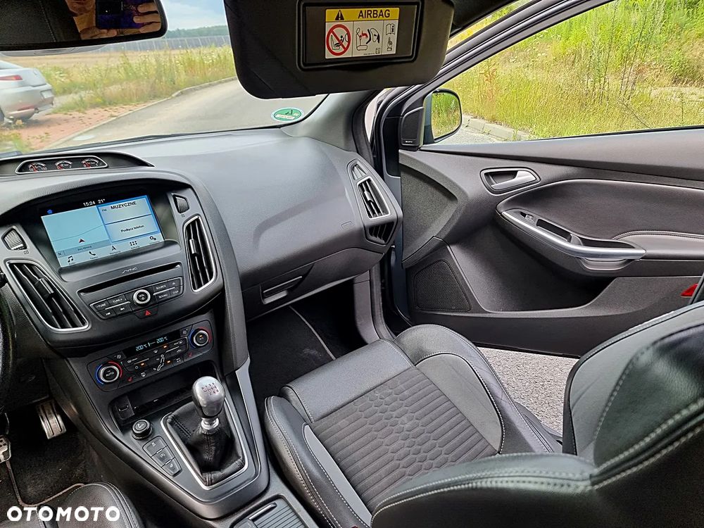 Ford Focus 2.0 TDCi ST - 25