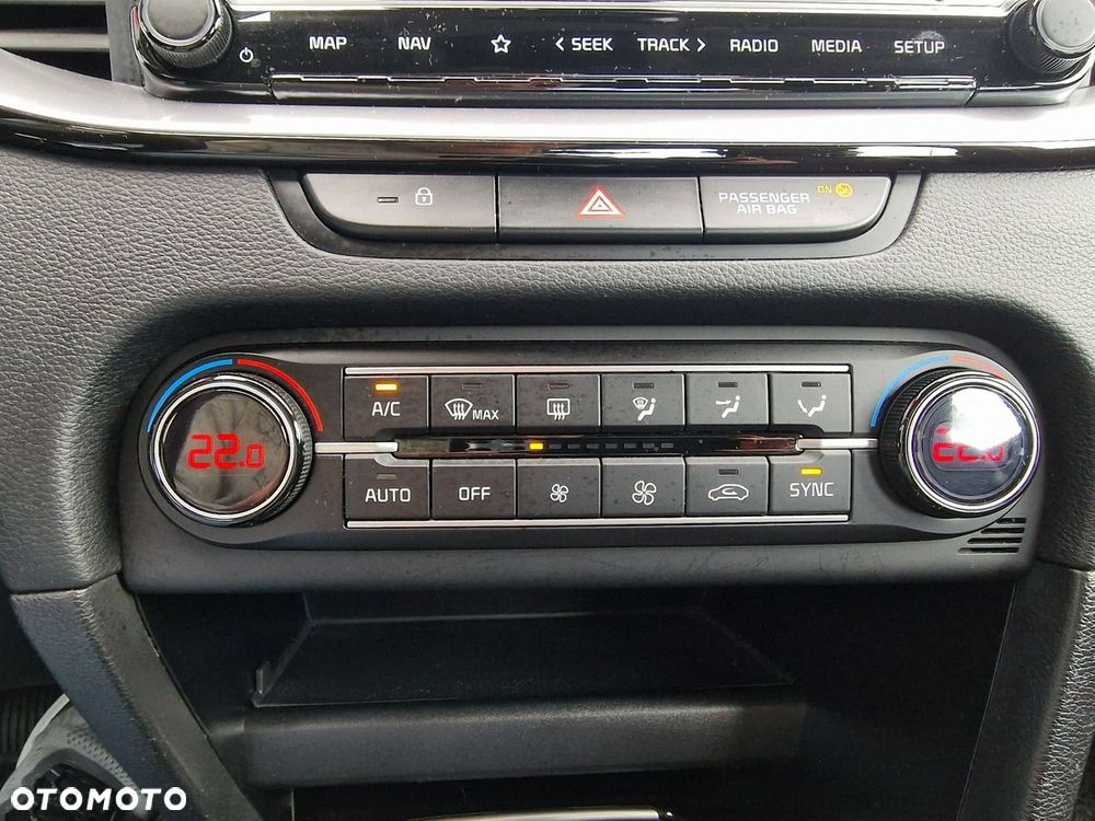 Kia XCeed 1.6 CRDi mHEV L Business Line DCT - 26