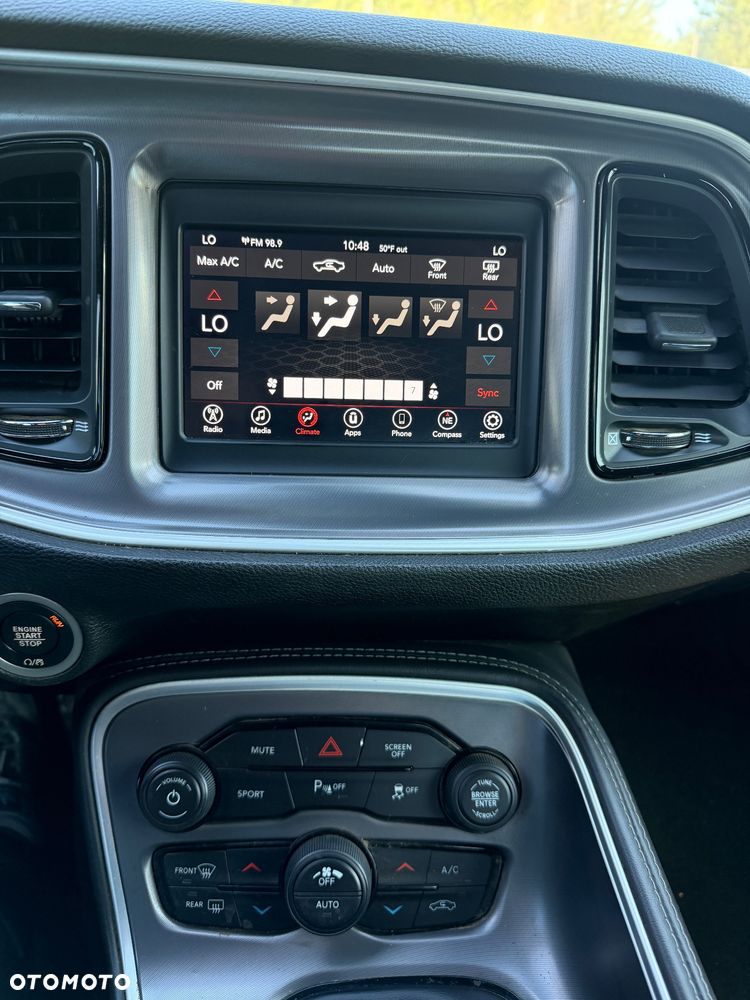 Dodge Challenger - 8