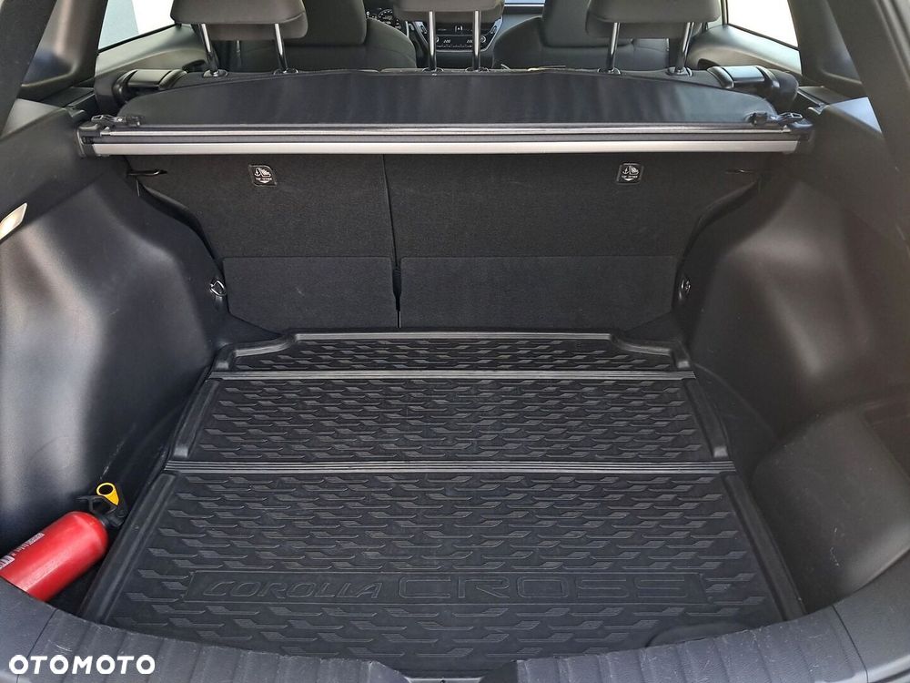 Toyota Corolla Cross 2.0 Hybrid Comfort - 13