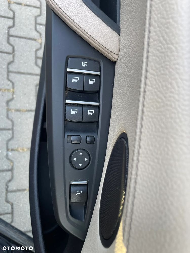 BMW X3 xDrive28i xLine - 23