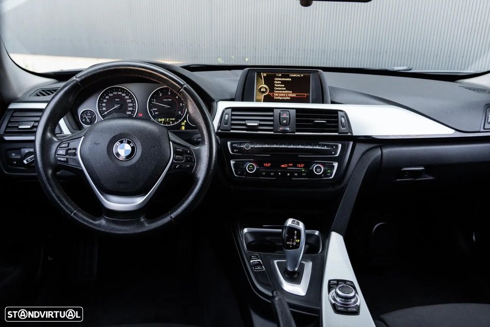 BMW 318 d Auto Line Sport - 11