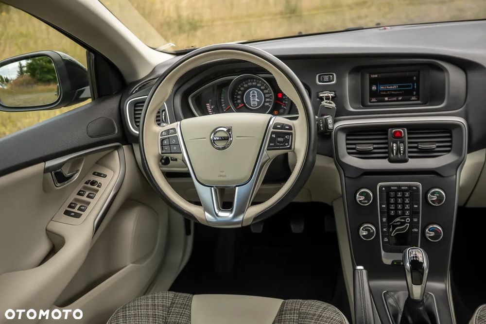Volvo V40 T2 - 30