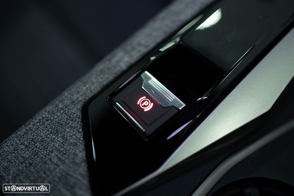 Peugeot 3008 1.2 PureTech Allure Pack EAT8 - 34