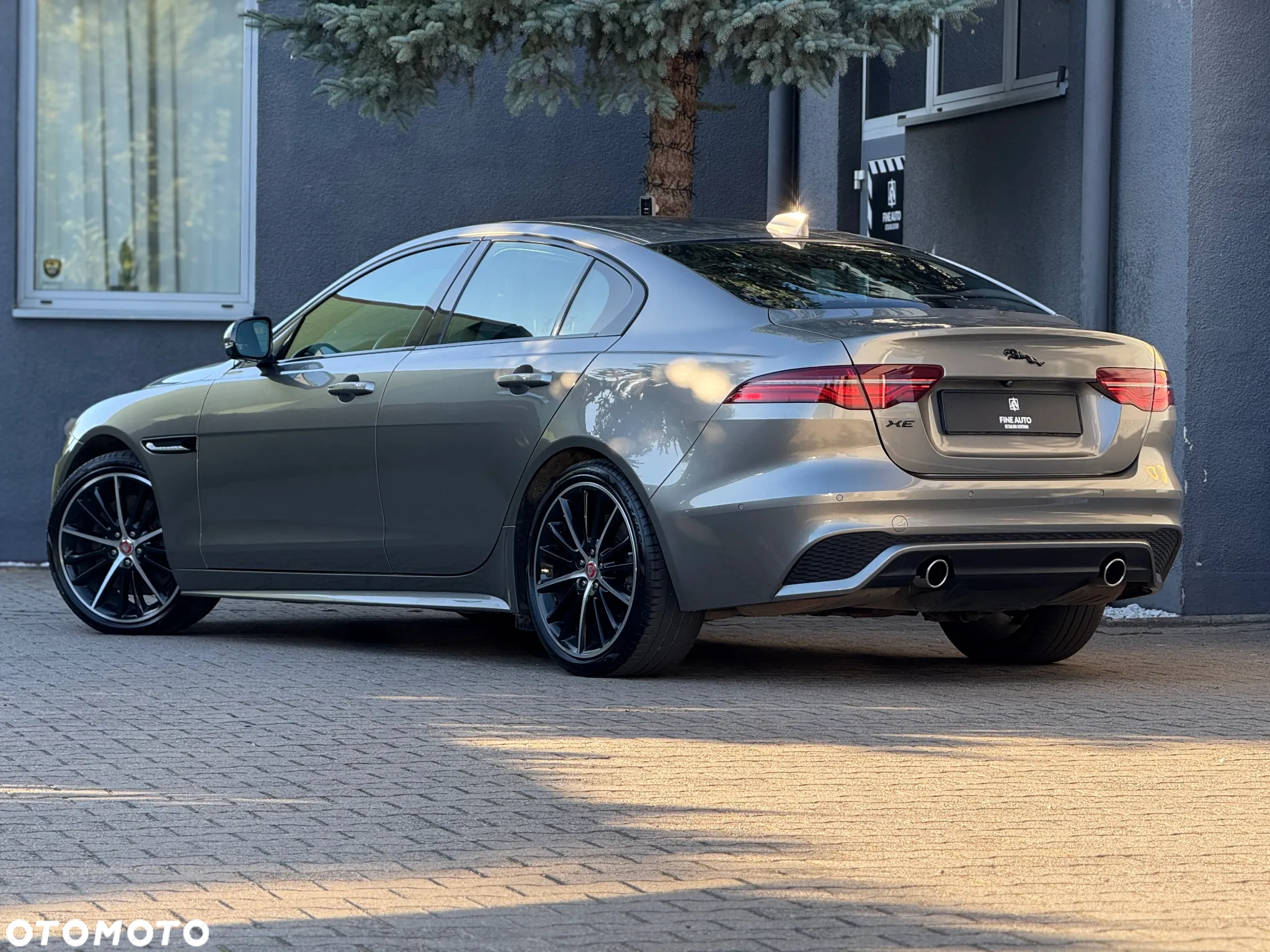 Jaguar XE 2.0 P250 R-Dynamic Black - 19