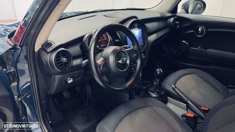 MINI 3 Portas One D - 13