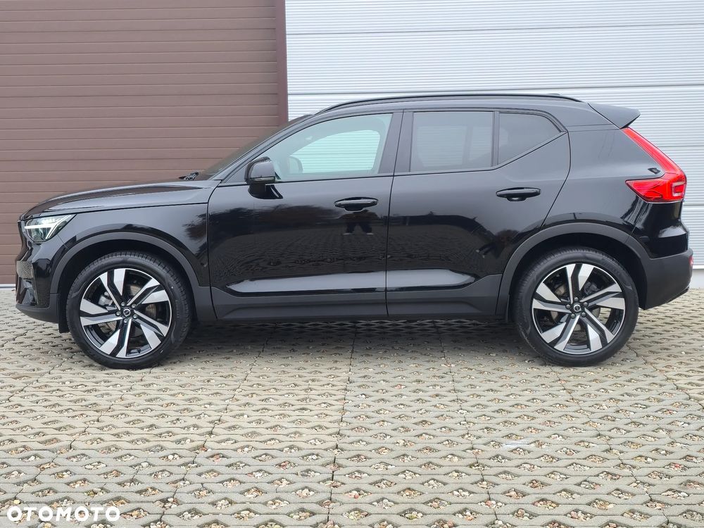 Volvo XC 40 B3 B DKG Plus Black Edition - 11