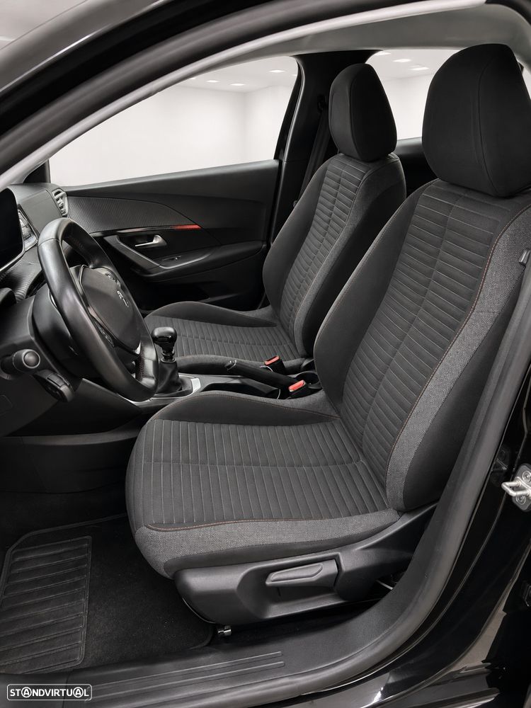 Peugeot 2008 - 8