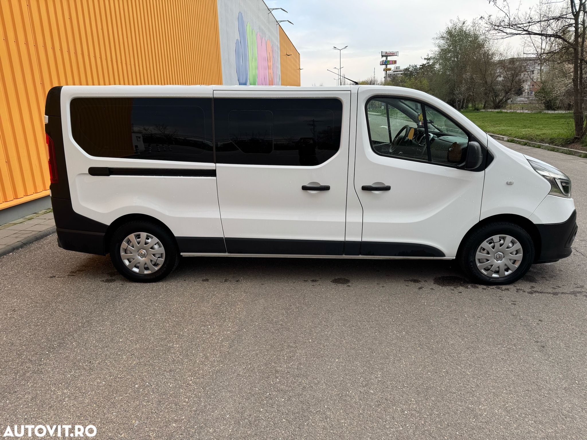 Renault Trafic Combi 2.0 Blue dCi 150 S&S L2 8+1 Zen - 8