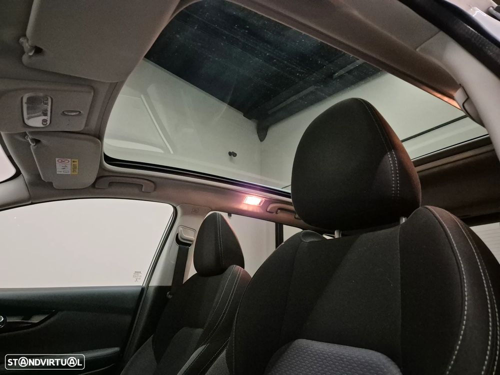 Nissan Qashqai 1.5 dCi N-Connecta J18 - 20