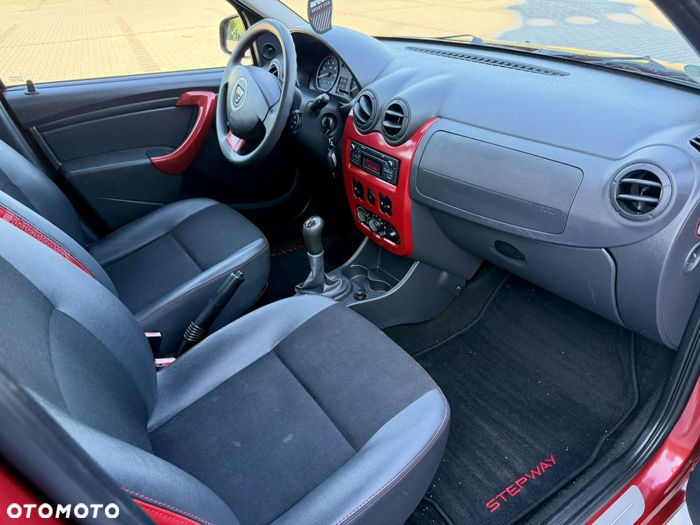 Dacia Sandero Stepway 1.6 - 9