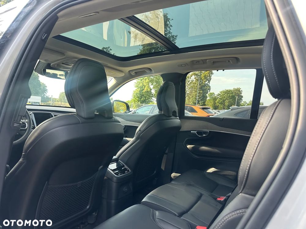 Volvo XC 90 - 9