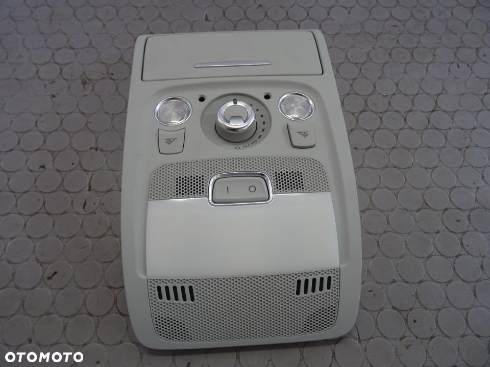 8T0947135BK  Oswietlenie kabiny przod szyberdach Audi A5 8T LIFT