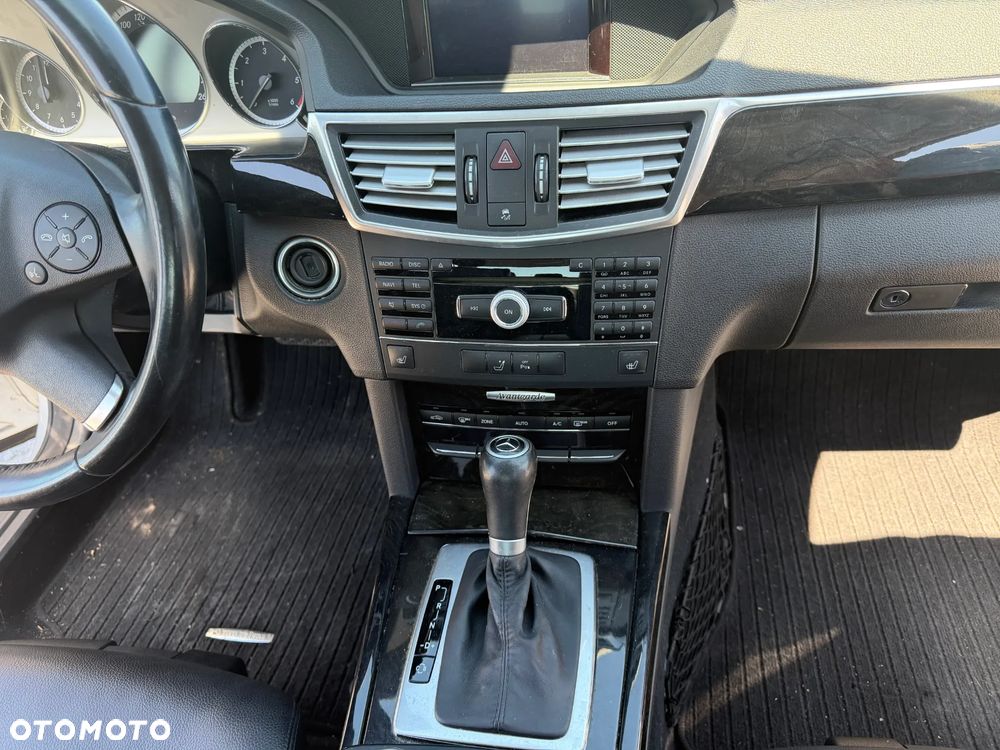 Mercedes-Benz Klasa E 200 CDI DPF BlueEFFICIENCY Automatik Avantgarde - 14