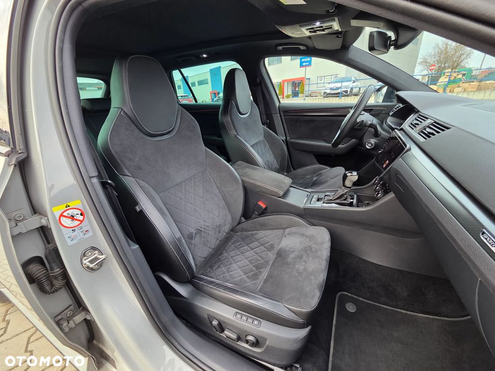 Skoda Superb 2.0 TSI 4x4 Sportline DSG - 19