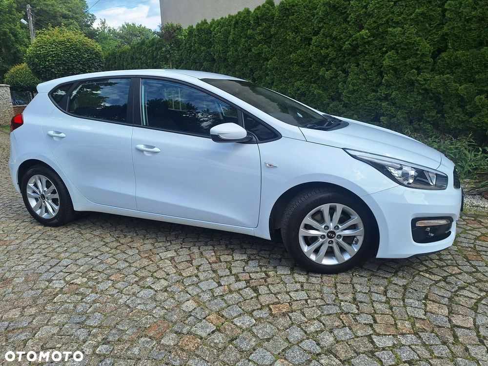 Kia Ceed - 27