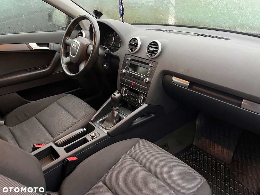 Audi A3 3-drzwiowe 1.6 TDI DPF Ambiente - 16