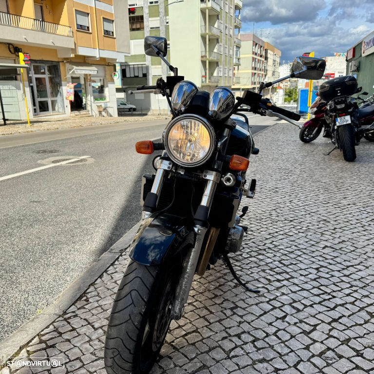 Suzuki GSX 1400 - 26