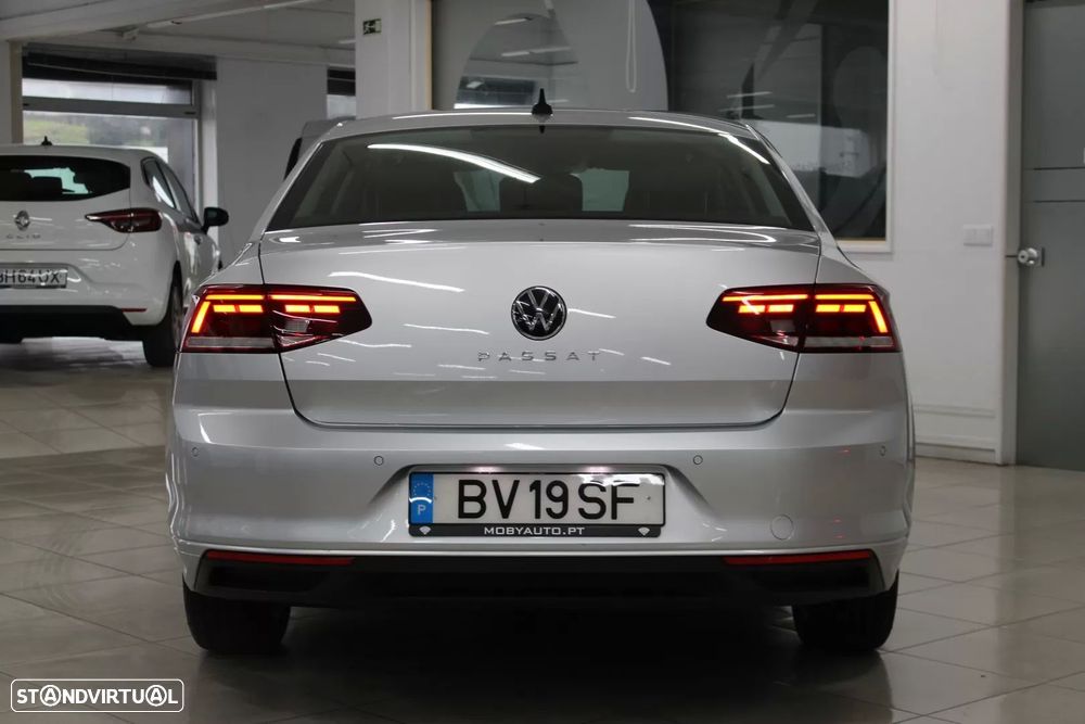 VW Passat 2.0 TDI Elegance - 6