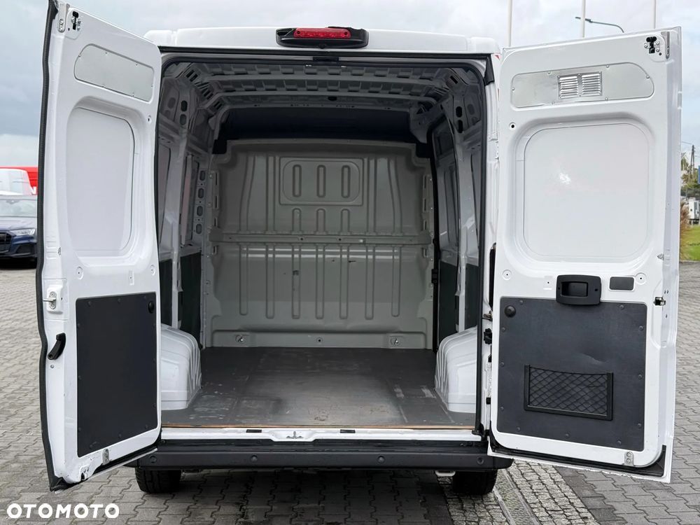 Peugeot Boxer Furgon Blaszak L2H2 Bogate Wyposażenie - 9