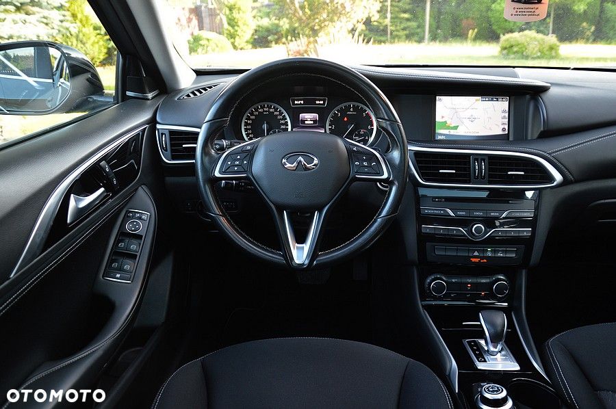 Infiniti QX30 2.2d DCT AWD Luxe - 30